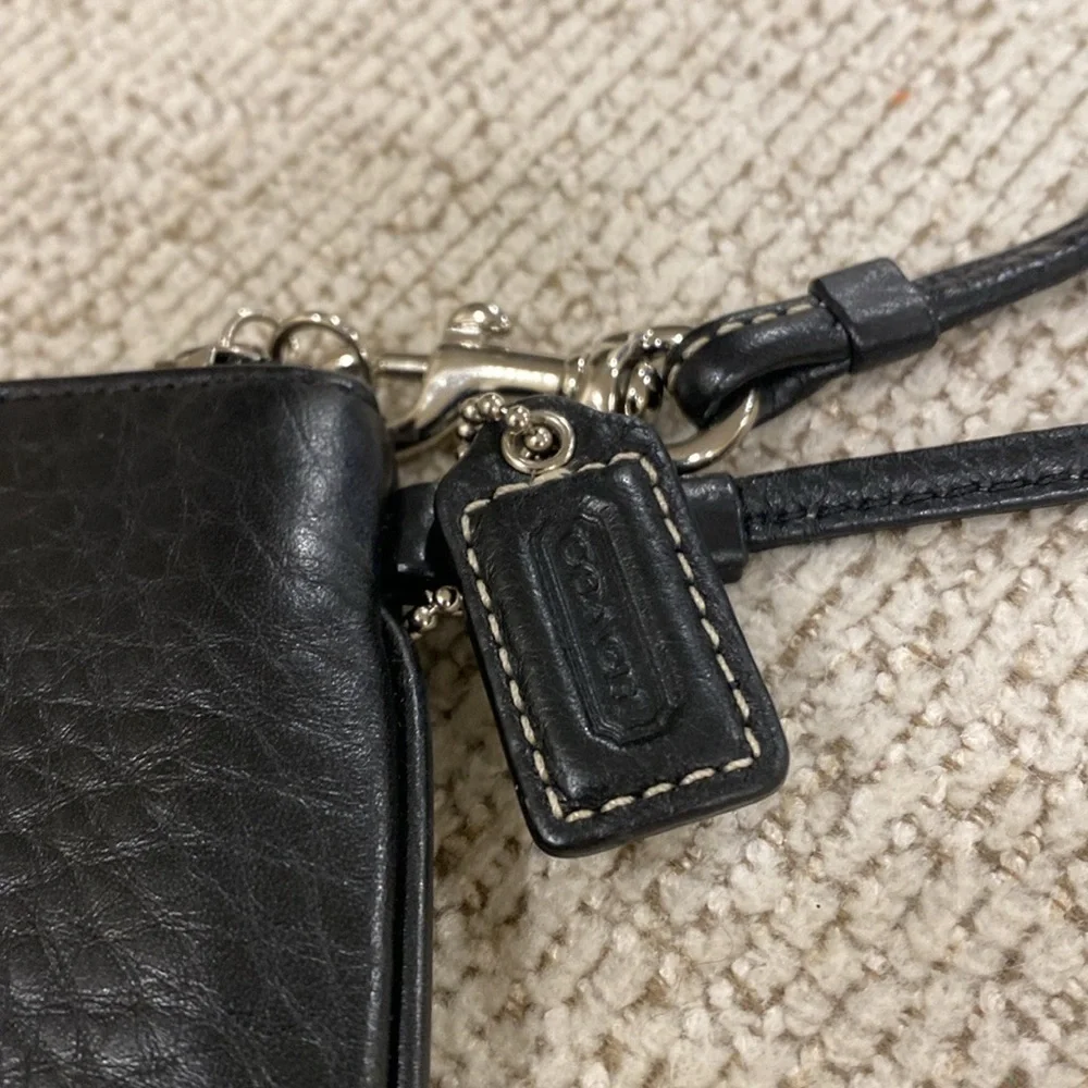 Vintage Pebbled Leather Coach wristlet